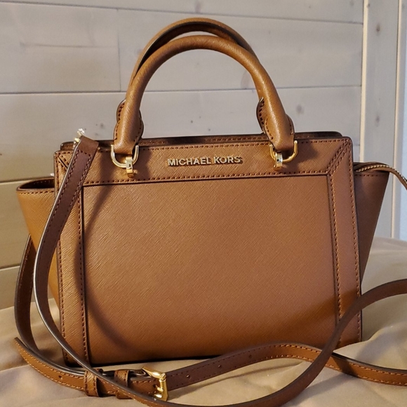 Michael Kors Handbags - Michael Kors Authentic Satchel